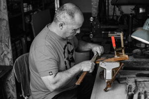Yves Martinez, Coutelier